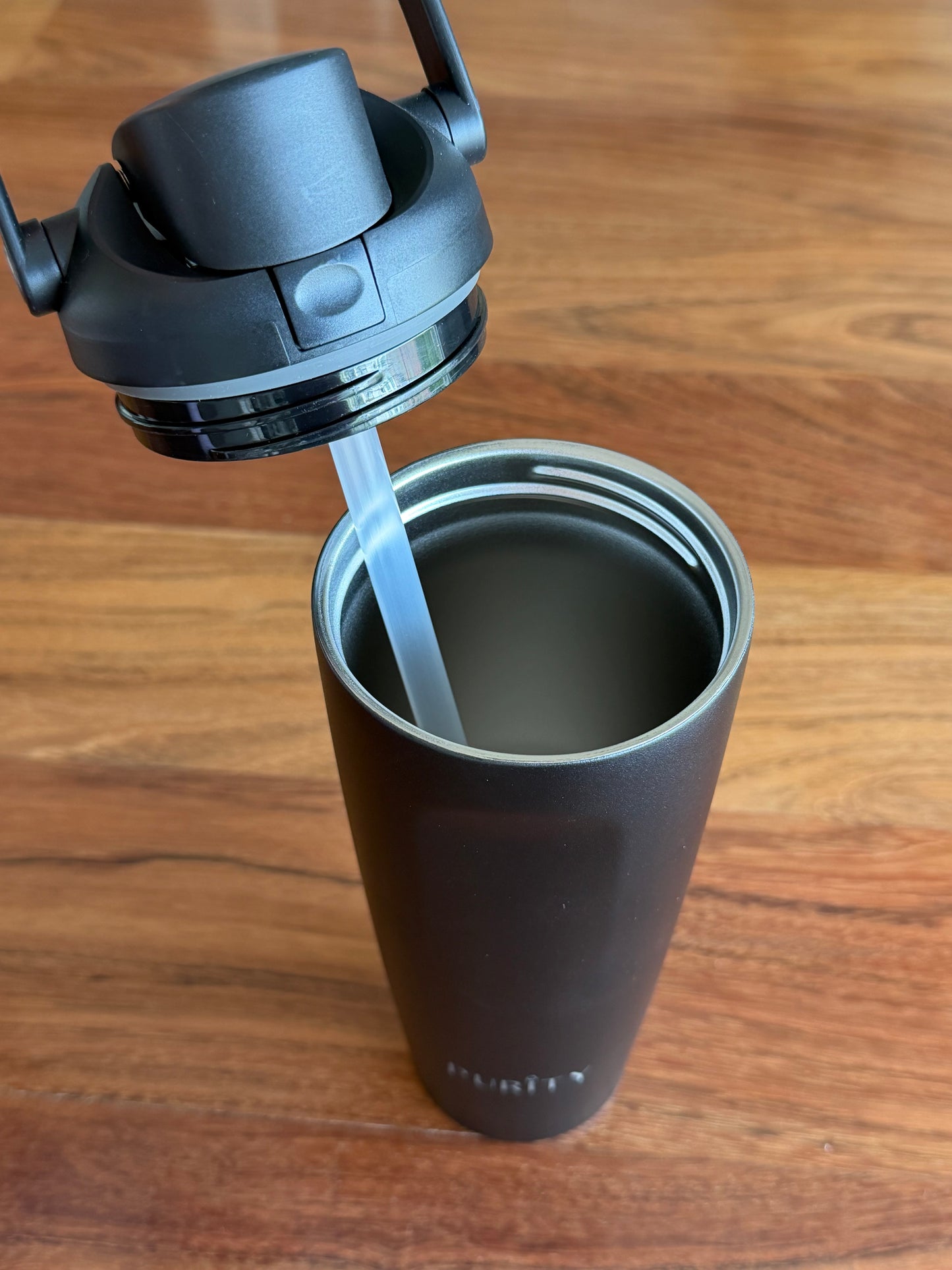 Total Black 890 ml
